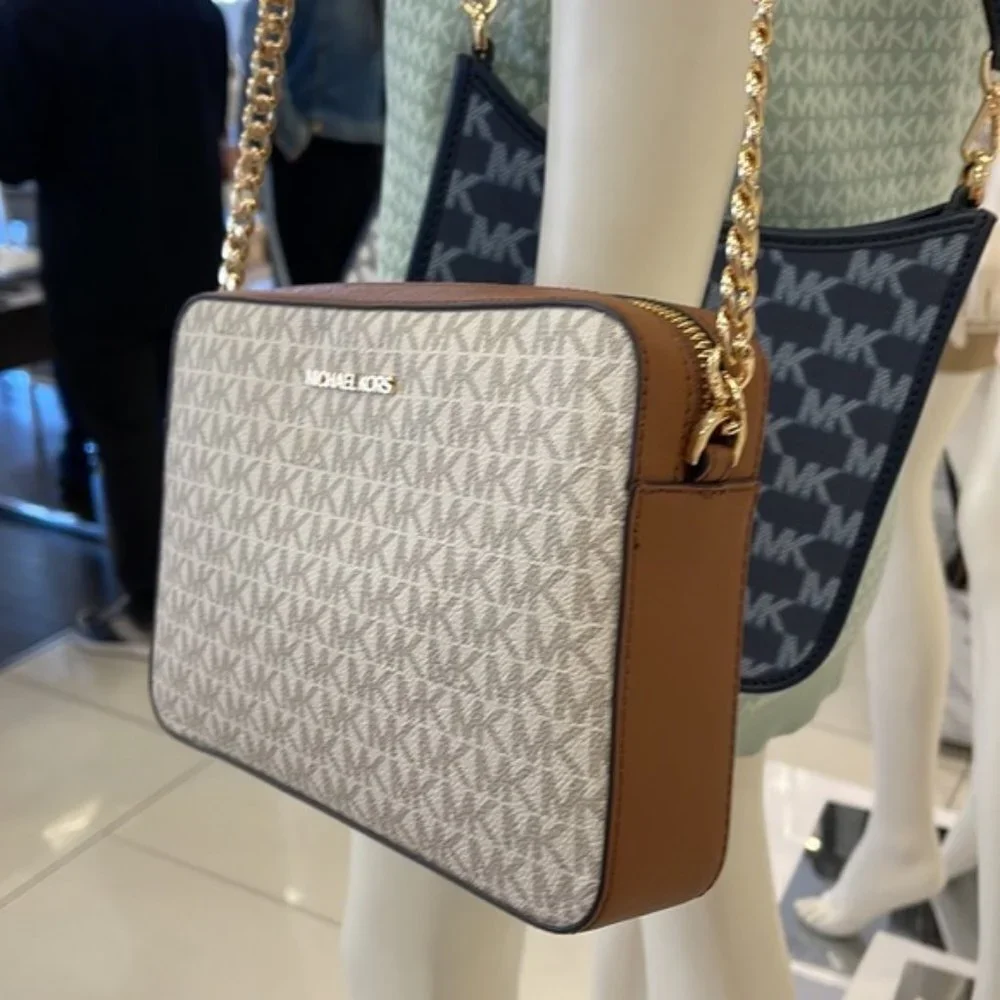 Michael Kors Jet Set Item Large East West Zip Crossbody Vanilla